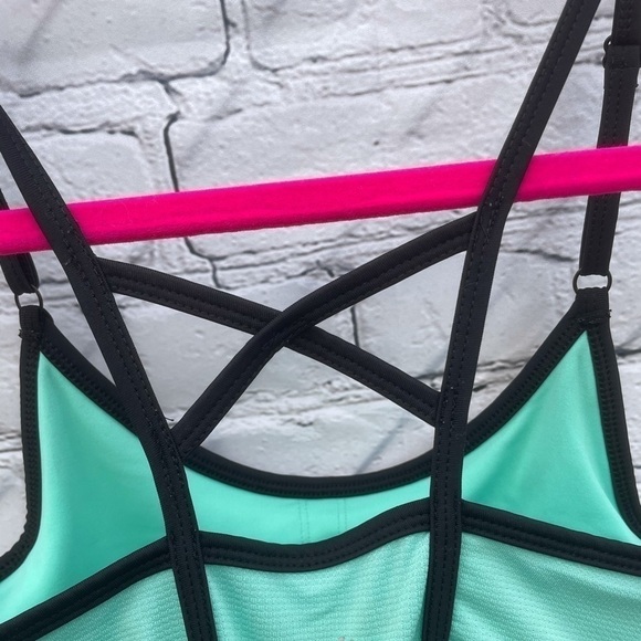 green & Black Sports Bra Open Back Top - Picture 13 of 14